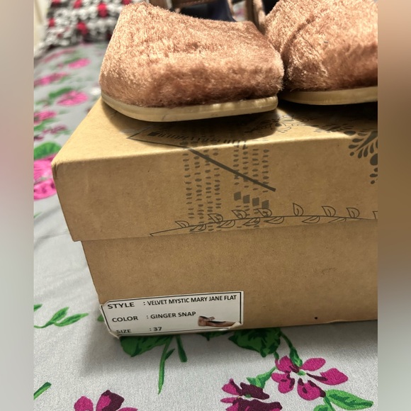 Mystic Mary Jane velvet flats. - Picture 2 of 7